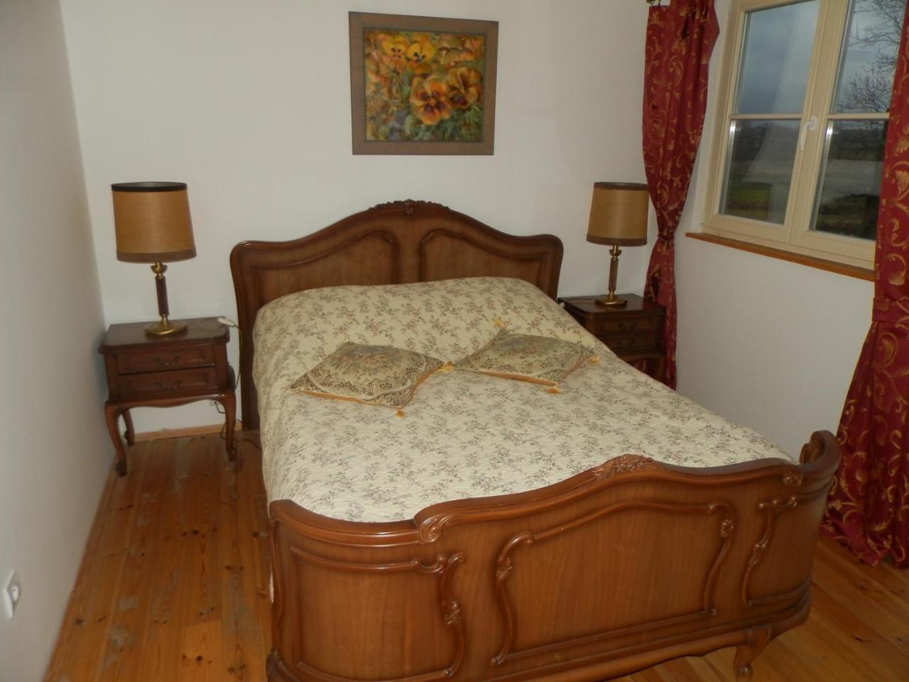 Dwor Strzyzew Bed and Breakfast Zelazowa Wola Exteriör bild