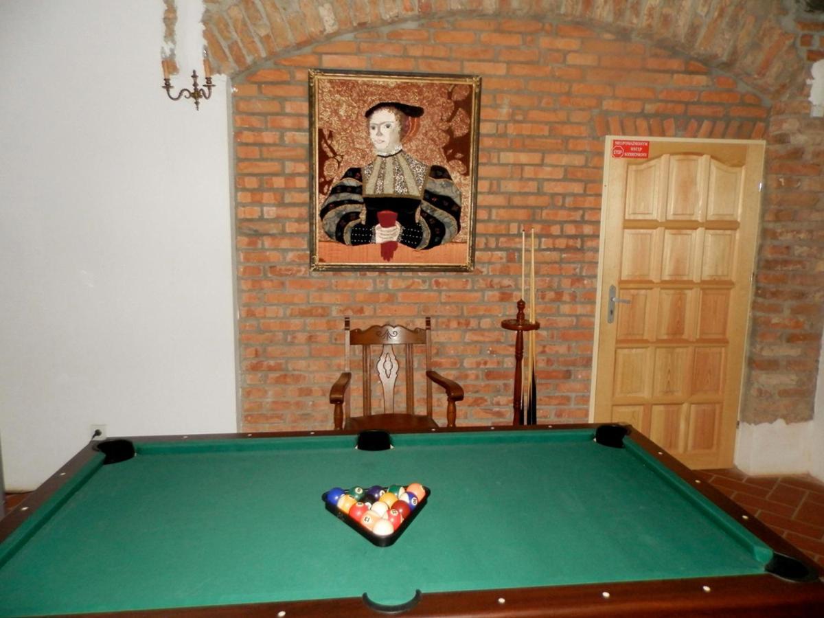 Dwor Strzyzew Bed and Breakfast Zelazowa Wola Exteriör bild