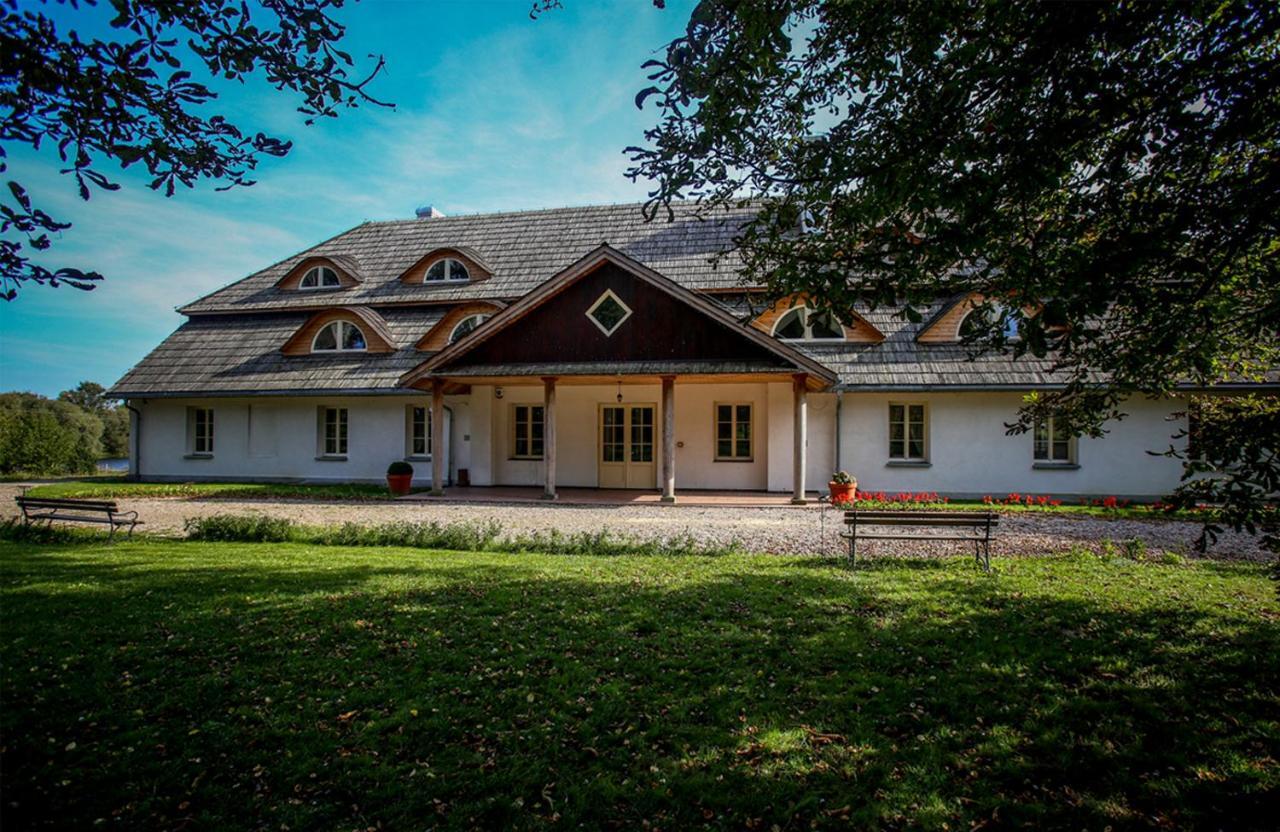 Dwor Strzyzew Bed and Breakfast Zelazowa Wola Exteriör bild