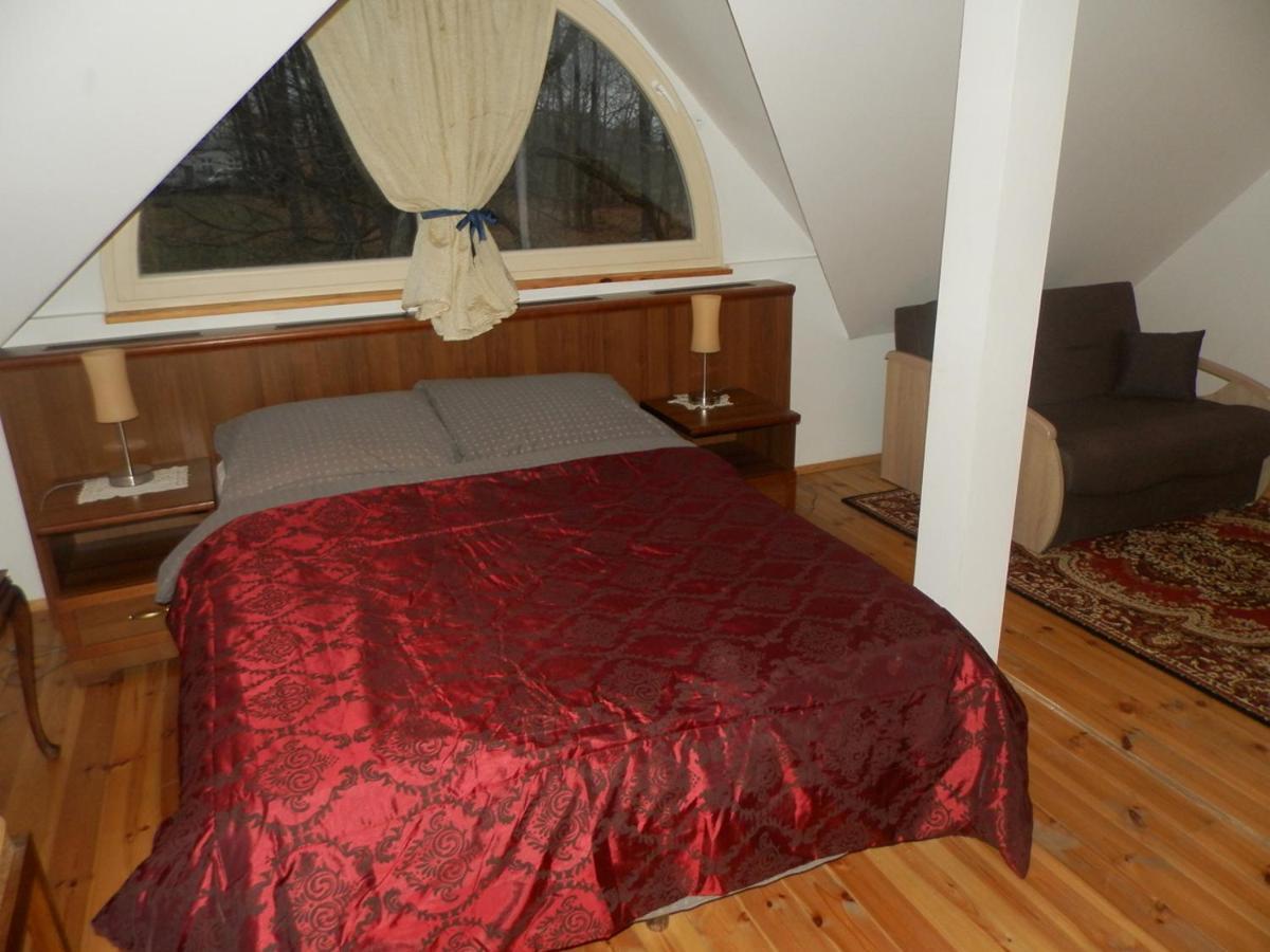 Dwor Strzyzew Bed and Breakfast Zelazowa Wola Exteriör bild